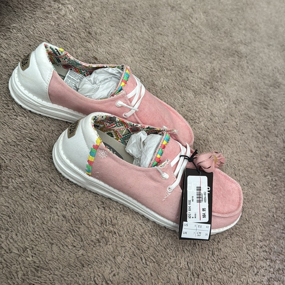 New! Women’s Hey Dude size 9 - Picture 3 of 3